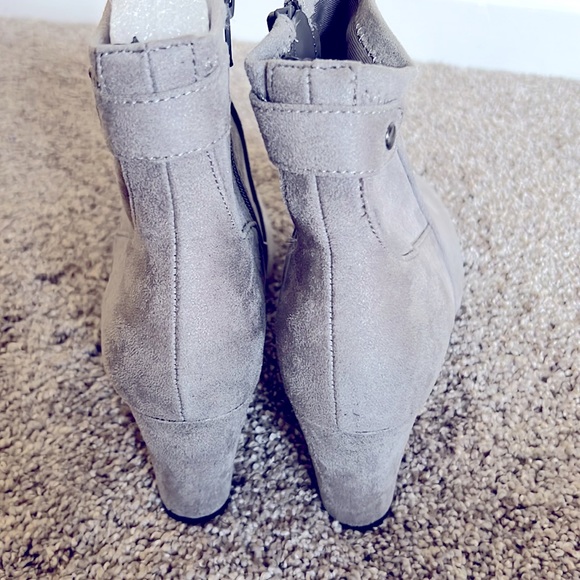 Aerosoles Booties - Picture 3 of 4